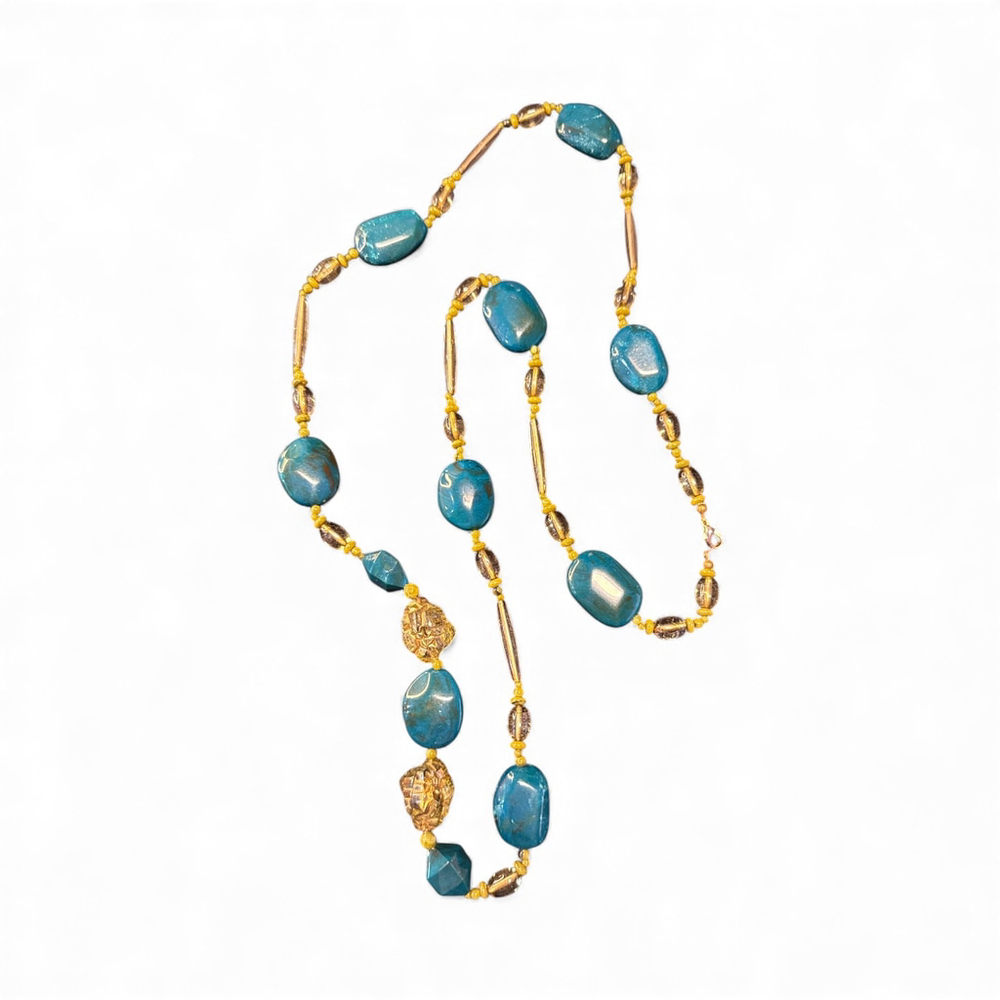 3/20 🥳 Blue and Gold Tone Beaded Costume Necklace